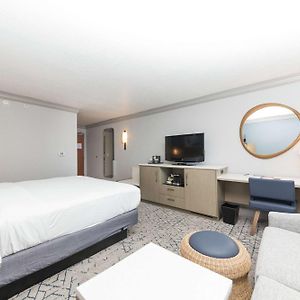 Zimmer mit Kingsize-Bett
